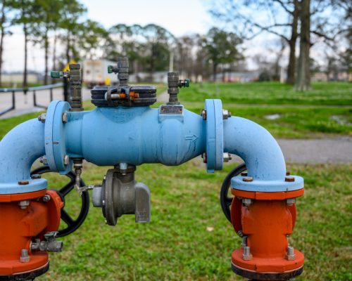 Pipe,With,Meter,,Double,Block,Valves,,And,Bleed,Valve